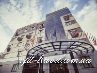 Ambassador Plaza Hotel 3*